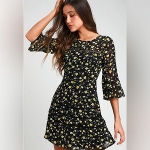 Lulus black and yellow printed dress, size large. Tags on!